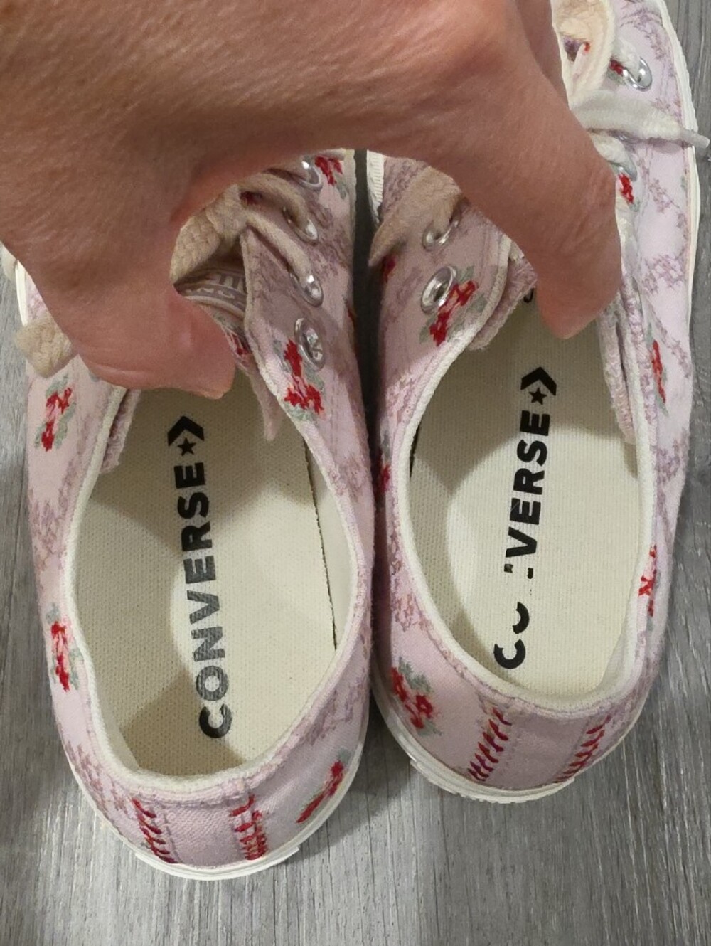 Converse Lift Platform - Rose Cross Stitch - Low Top, Size 8 - Picture 6 of 16